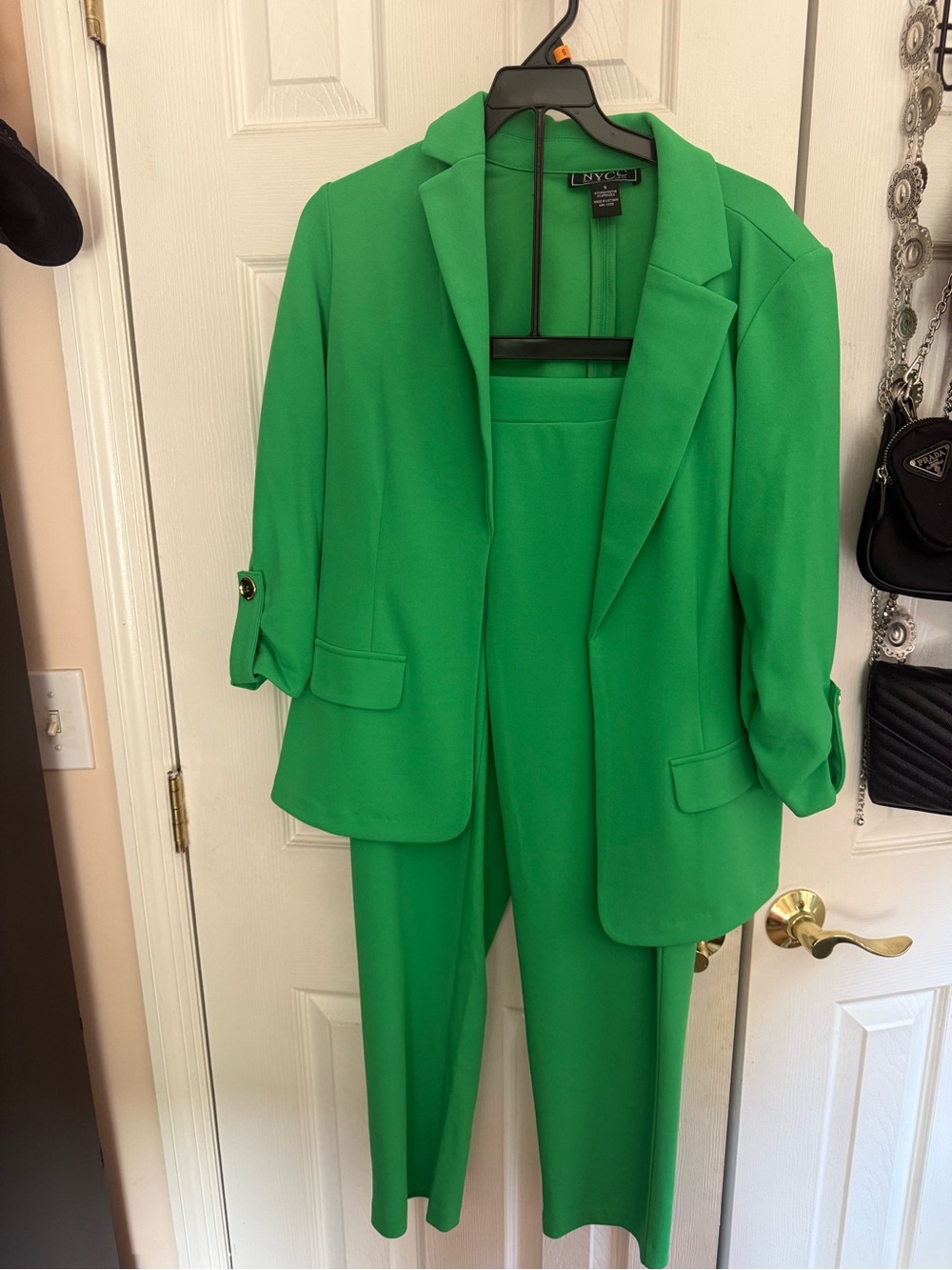 NY&C Green Cropped Pantsuit - Vibrant Green Ankle Pants & Blazer